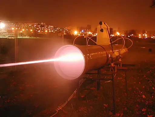 Teramobile laser fired into cloud chamber.webp